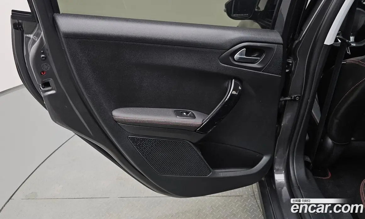 Peugeot 2008 2020 1.5 автомат (гидро), фото 14 Peugeot 2008 2020 1.5 автомат (гидро), фото 14