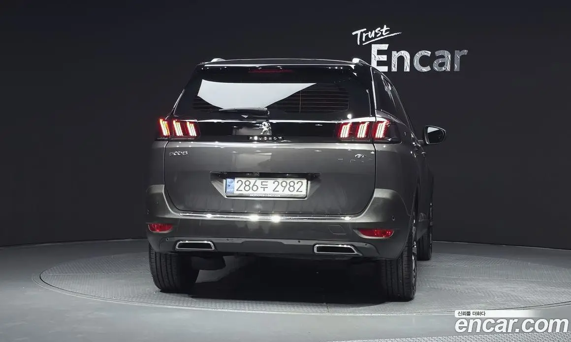 Peugeot 5008 2021 1.5 автомат (гидро), фото 4
