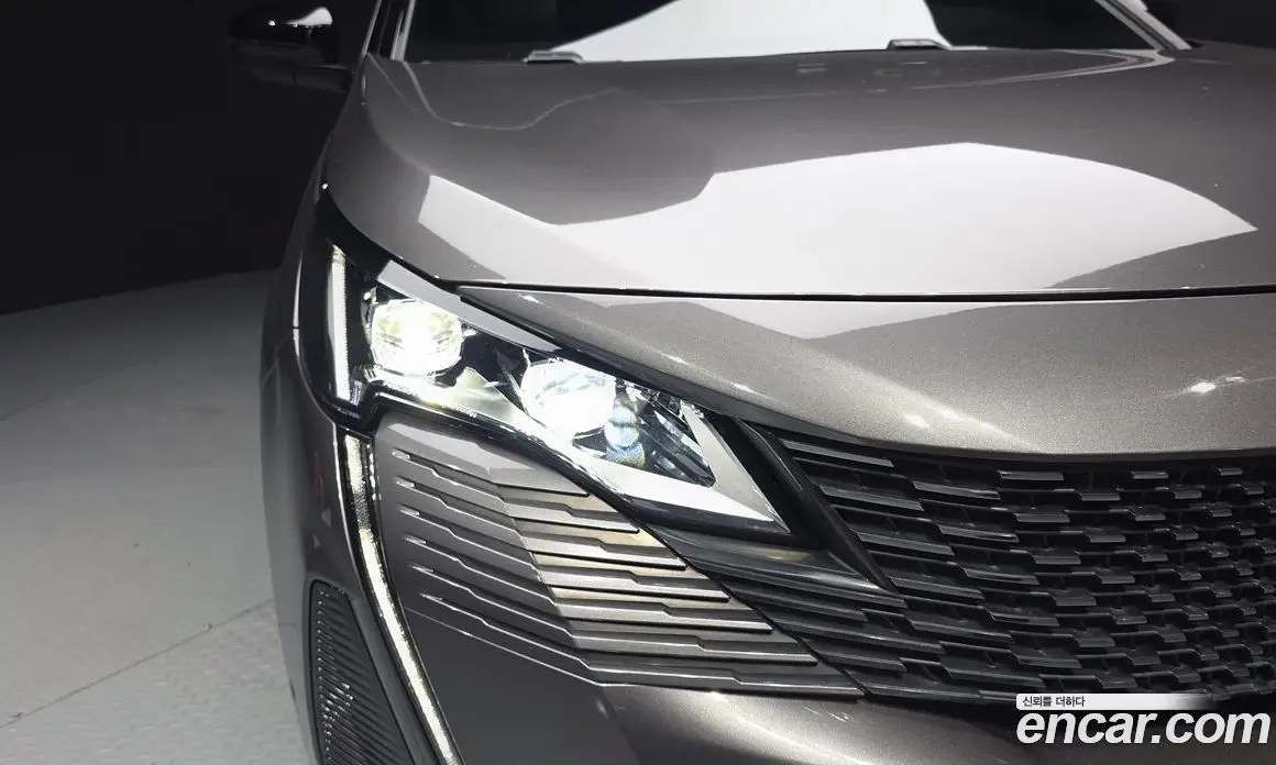 Peugeot 5008 2021 1.5 автомат (гидро), фото 8