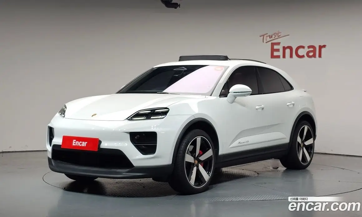 Porsche Macan 2025 0.2 автомат (гидро), фото 1 Porsche Macan 2025 0.2 автомат (гидро), фото 1