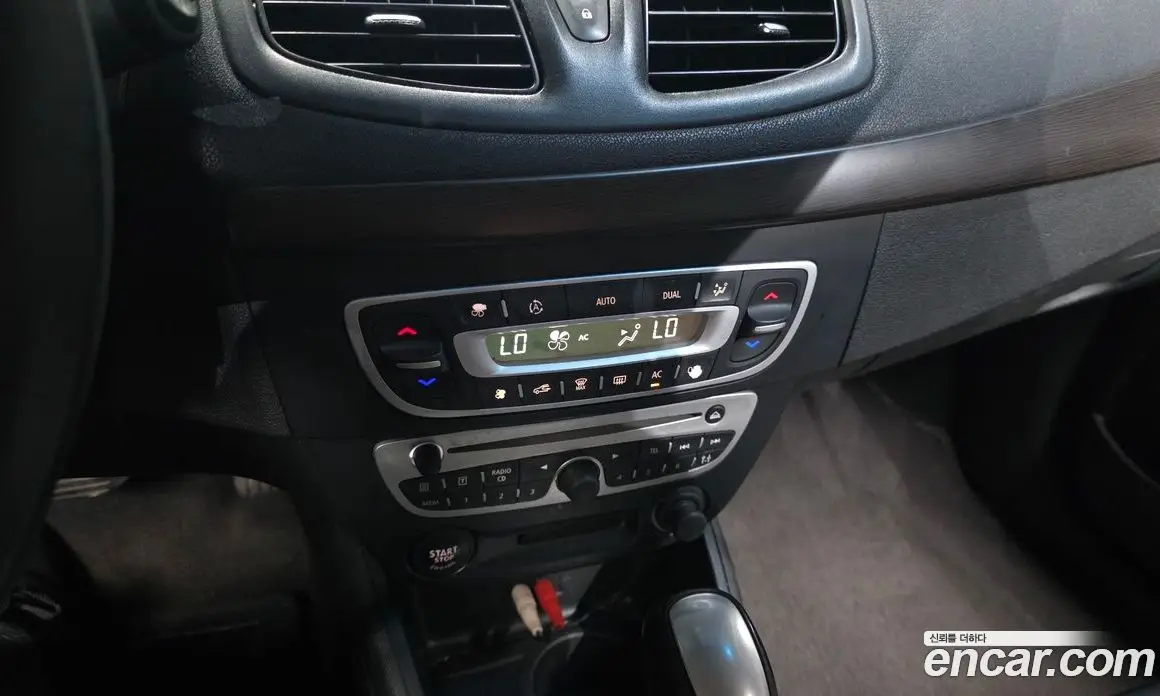 Renault (Samsung) SM3 2010 1.6 автомат (гидро), фото 18 Renault (Samsung) SM3 2010 1.6 автомат (гидро), фото 18