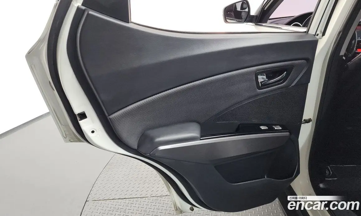 SsangYong TIBOLI 2017 1.6 автомат (гидро), фото 14