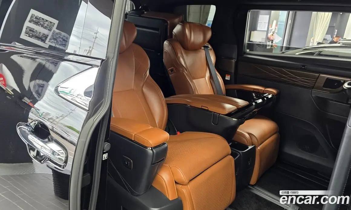 Toyota Alphard 2024 2.5 автомат (гидро), фото 18