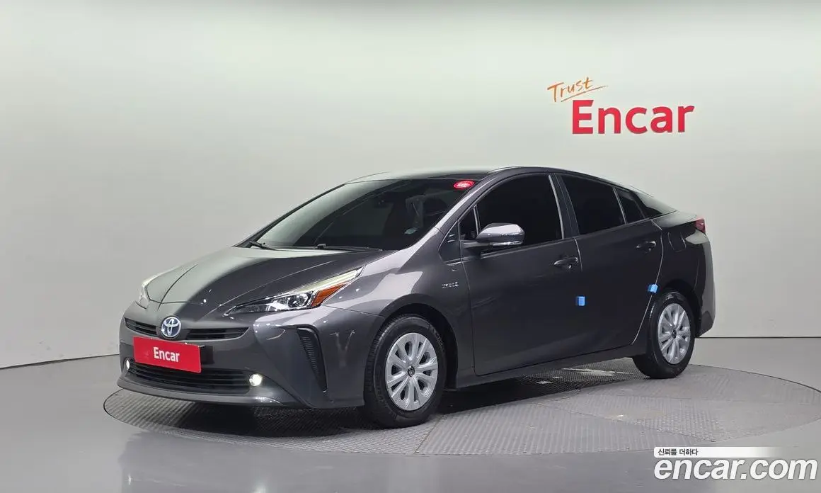 Toyota Prius 2019 1.8 автомат (гидро), фото 1 Toyota Prius 2019 1.8 автомат (гидро), фото 1