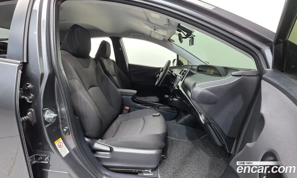 Toyota Prius 2019 1.8 автомат (гидро), фото 13 Toyota Prius 2019 1.8 автомат (гидро), фото 13
