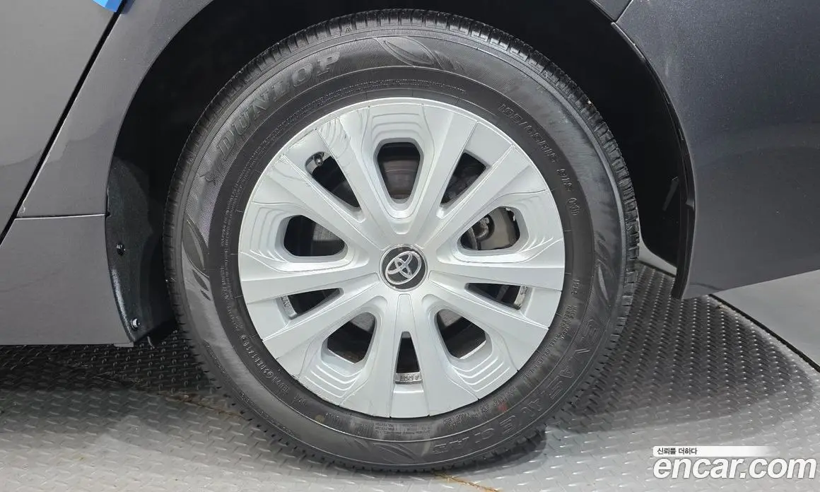 Toyota Prius 2019 1.8 автомат (гидро), фото 7 Toyota Prius 2019 1.8 автомат (гидро), фото 7