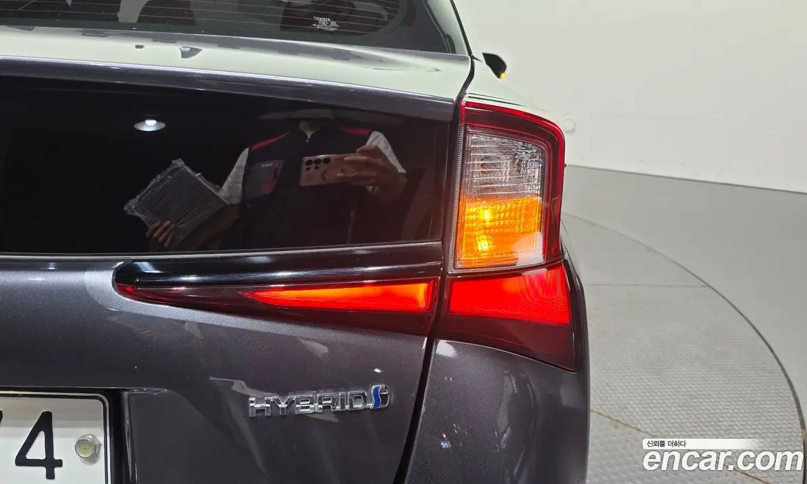 Toyota Prius 2019 1.8 автомат (гидро), фото 9 Toyota Prius 2019 1.8 автомат (гидро), фото 9
