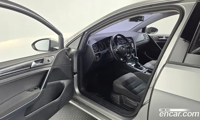 Volkswagen Golf 2014 1.4 автомат (гидро), миниатюра 10 Volkswagen Golf 2014 1.4 автомат (гидро), миниатюра 10
