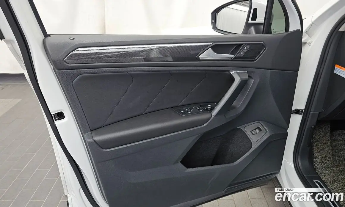 Volkswagen Tiguan 2019 2.0 автомат (гидро), фото 14 Volkswagen Tiguan 2019 2.0 автомат (гидро), фото 14