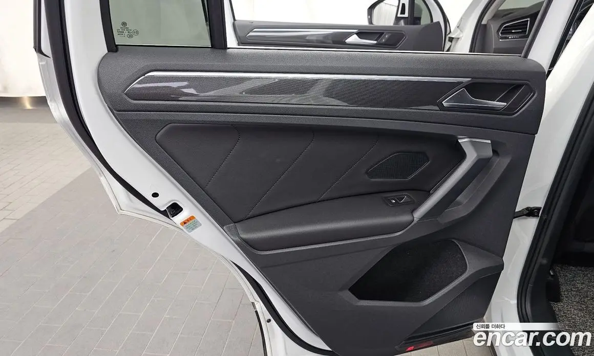 Volkswagen Tiguan 2019 2.0 автомат (гидро), фото 15 Volkswagen Tiguan 2019 2.0 автомат (гидро), фото 15