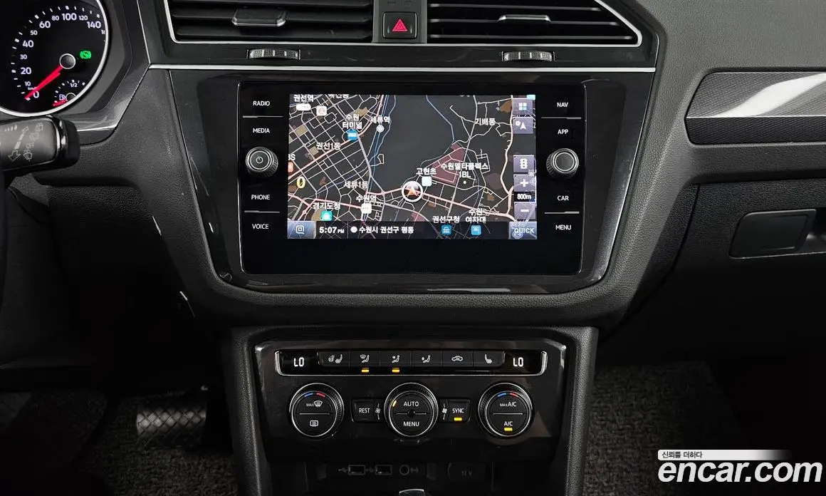 Volkswagen Tiguan 2019 2.0 автомат (гидро), фото 20 Volkswagen Tiguan 2019 2.0 автомат (гидро), фото 20