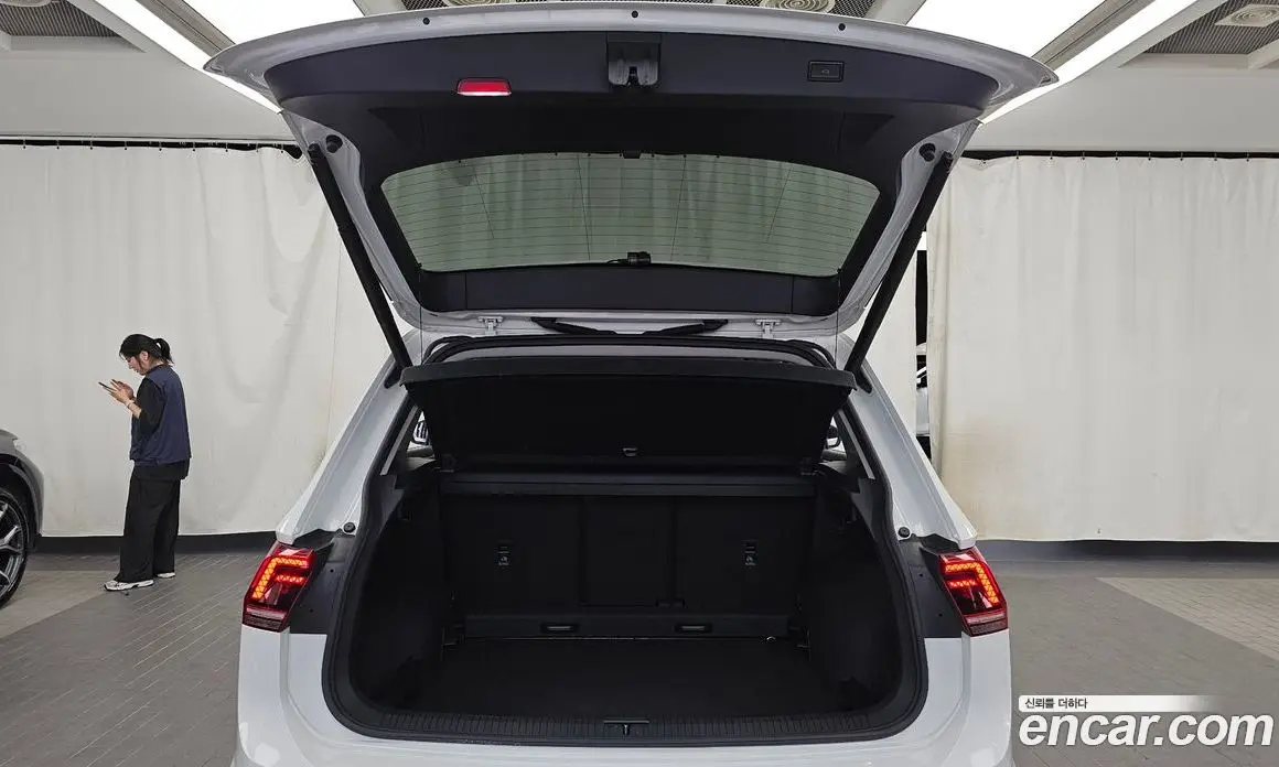 Volkswagen Tiguan 2019 2.0 автомат (гидро), фото 26 Volkswagen Tiguan 2019 2.0 автомат (гидро), фото 26