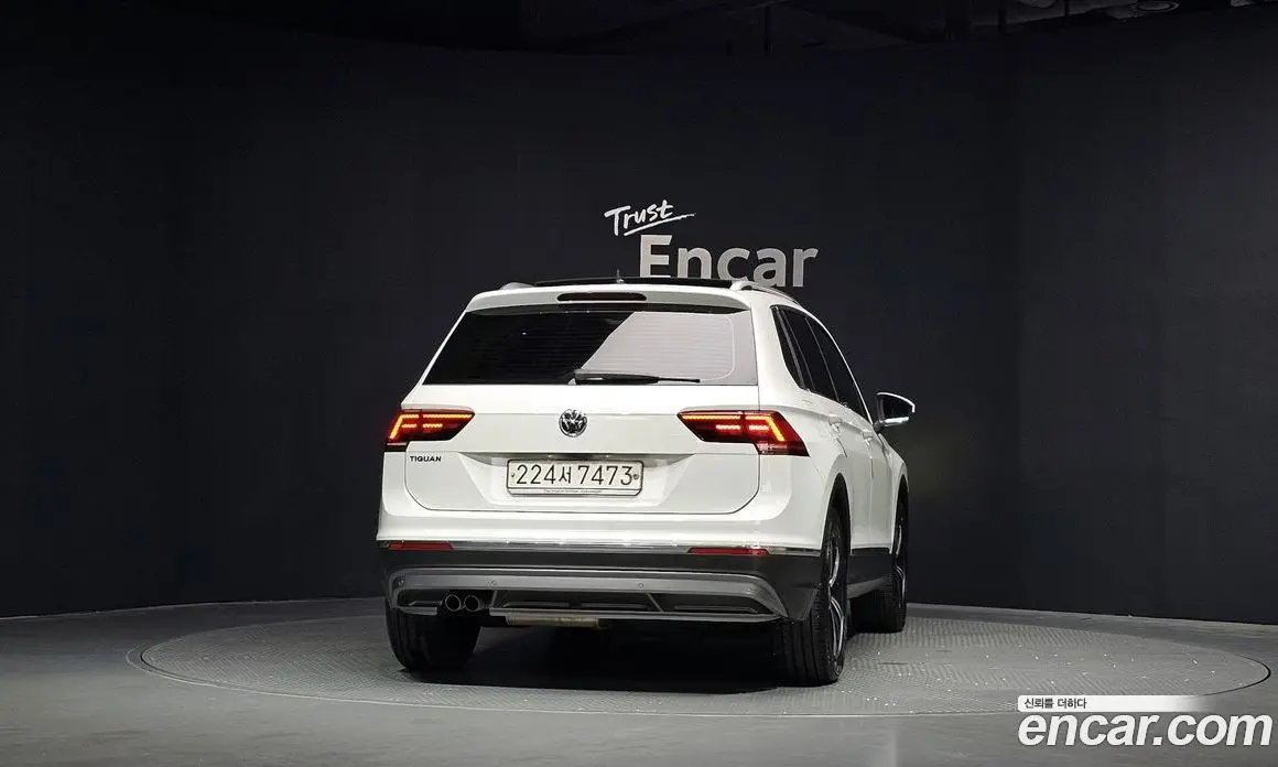 Volkswagen Tiguan 2019 2.0 автомат (гидро), фото 4 Volkswagen Tiguan 2019 2.0 автомат (гидро), фото 4