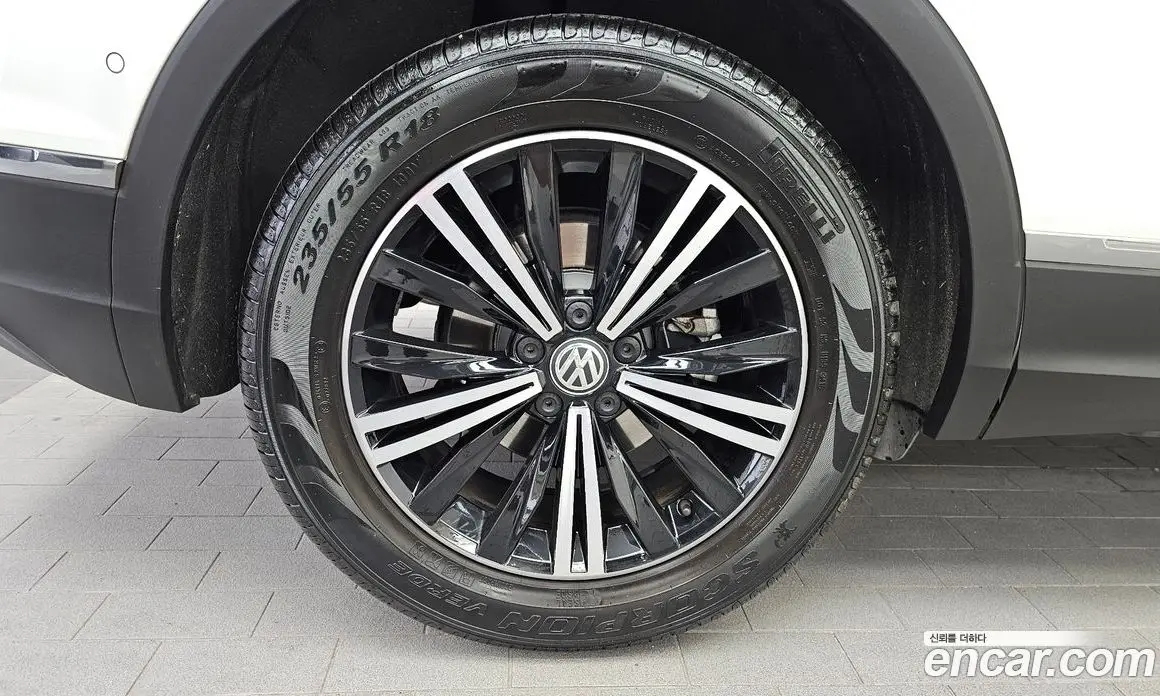 Volkswagen Tiguan 2019 2.0 автомат (гидро), фото 5 Volkswagen Tiguan 2019 2.0 автомат (гидро), фото 5