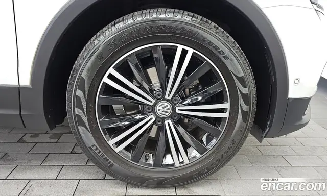 Volkswagen Tiguan 2019 2.0 автомат (гидро), миниатюра 7 Volkswagen Tiguan 2019 2.0 автомат (гидро), миниатюра 7