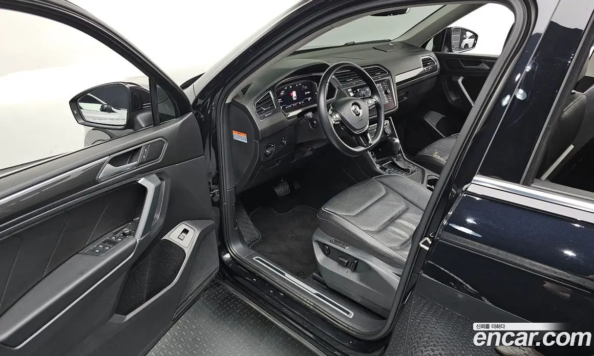 Volkswagen Tiguan 2020 2.0 автомат (гидро), фото 12 Volkswagen Tiguan 2020 2.0 автомат (гидро), фото 12
