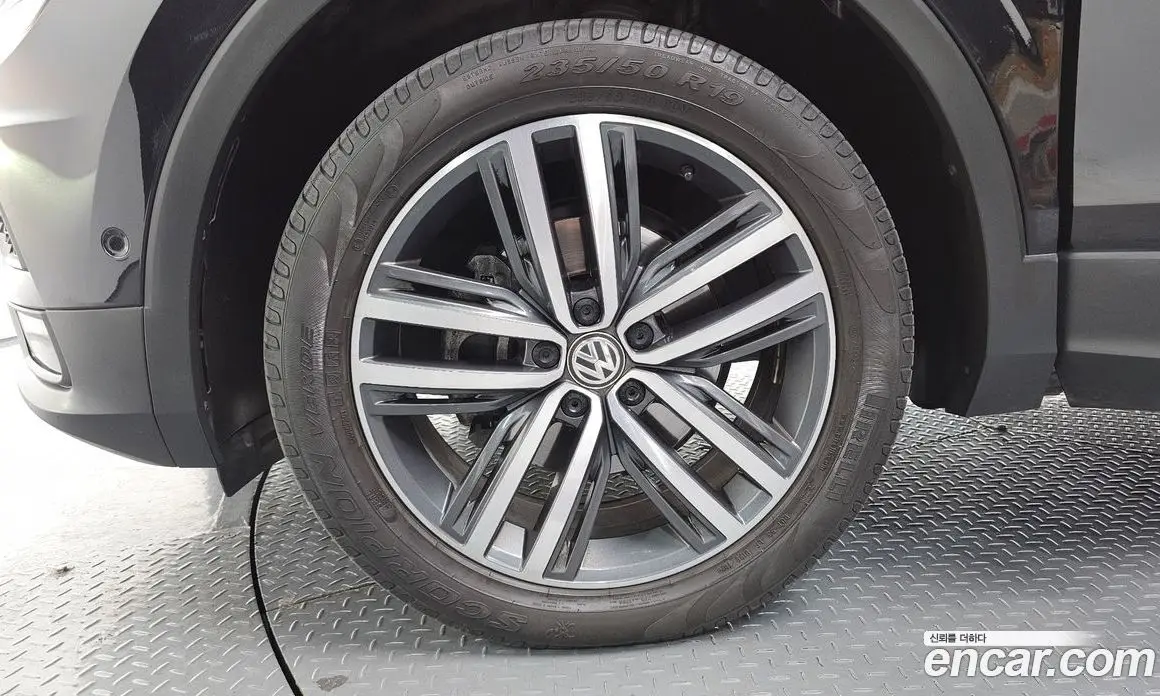 Volkswagen Tiguan 2020 2.0 автомат (гидро), фото 4 Volkswagen Tiguan 2020 2.0 автомат (гидро), фото 4