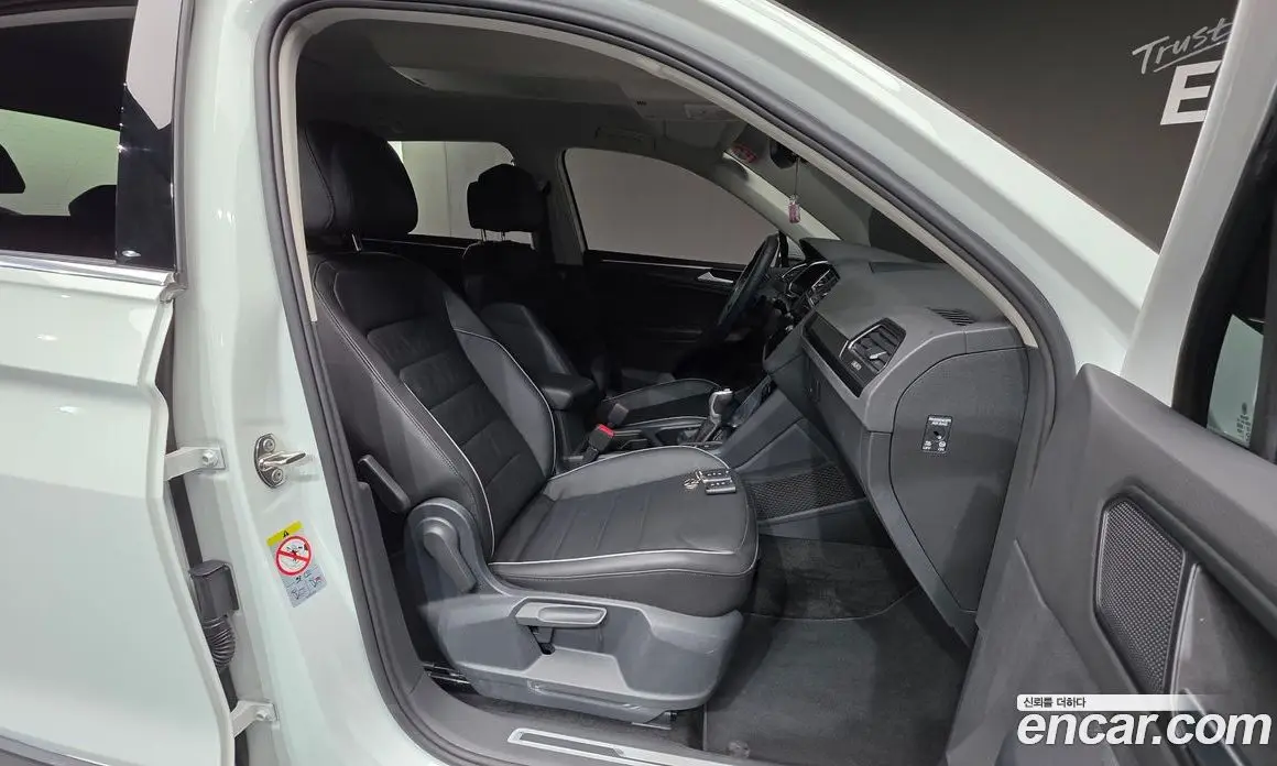Volkswagen Tiguan 2022 2.0 автомат (гидро), фото 13 Volkswagen Tiguan 2022 2.0 автомат (гидро), фото 13