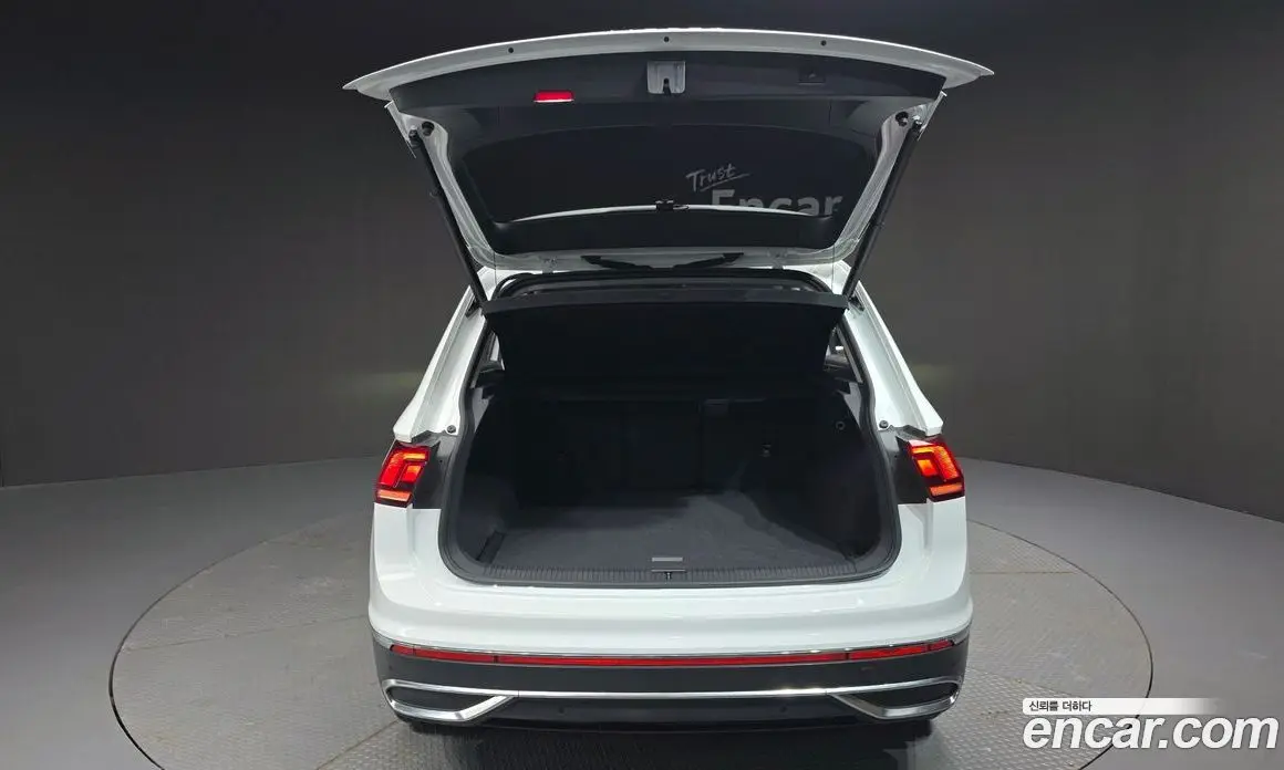 Volkswagen Tiguan 2022 2.0 автомат (гидро), фото 26 Volkswagen Tiguan 2022 2.0 автомат (гидро), фото 26