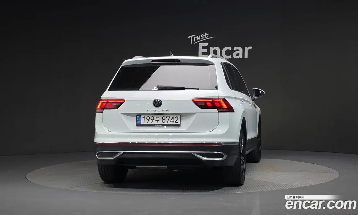 Volkswagen Tiguan 2022 2.0 автомат (гидро), фото 4 Volkswagen Tiguan 2022 2.0 автомат (гидро), фото 4