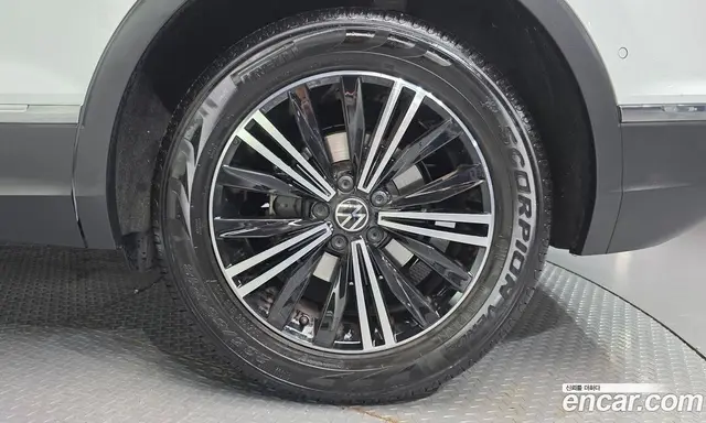 Volkswagen Tiguan 2022 2.0 автомат (гидро), миниатюра 7 Volkswagen Tiguan 2022 2.0 автомат (гидро), миниатюра 7