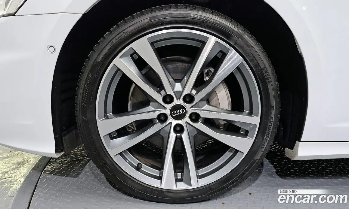 Audi A6 2021 2.0 автомат (гидро), фото 5