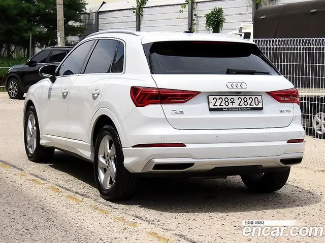 Audi Q3 2020 2.0 автомат (гидро), миниатюра 2