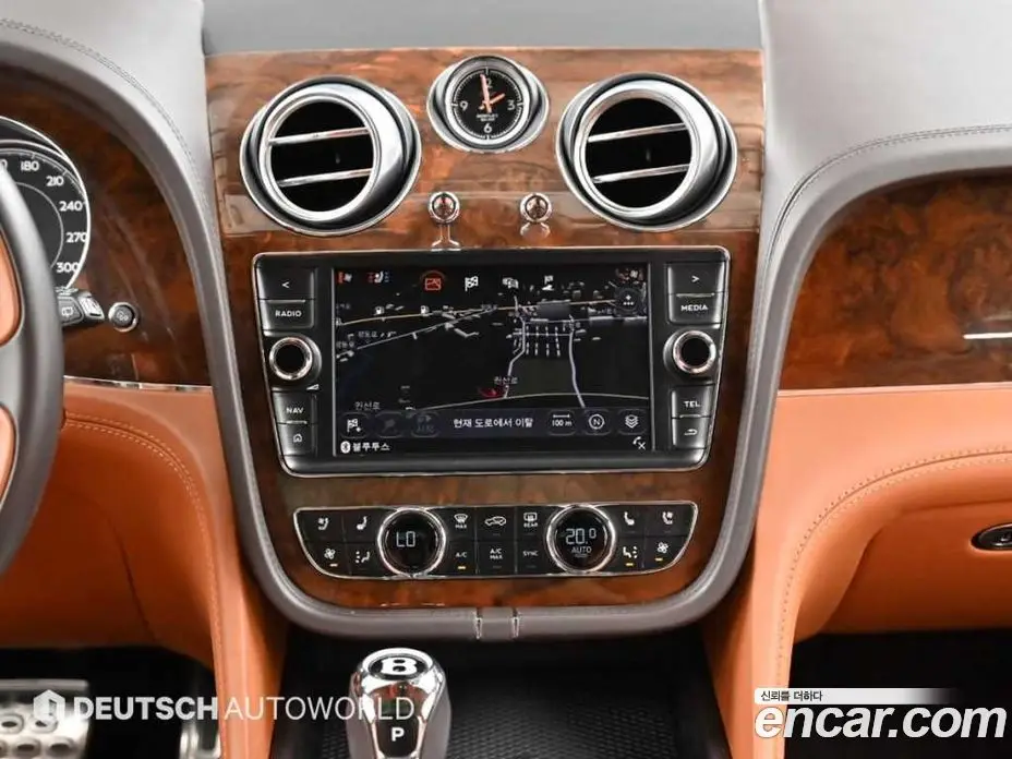 Bentley Bentayga 2018 6.0 автомат (гидро), фото 14 Bentley Bentayga 2018 6.0 автомат (гидро), фото 14