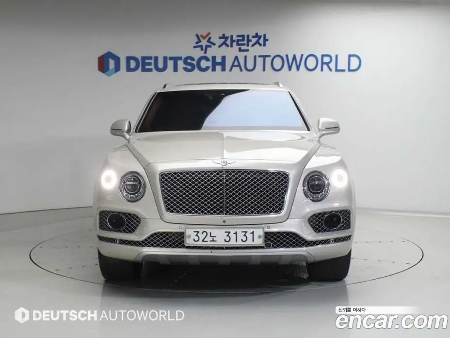 Bentley Bentayga 2018 6.0 автомат (гидро), фото 3 Bentley Bentayga 2018 6.0 автомат (гидро), фото 3