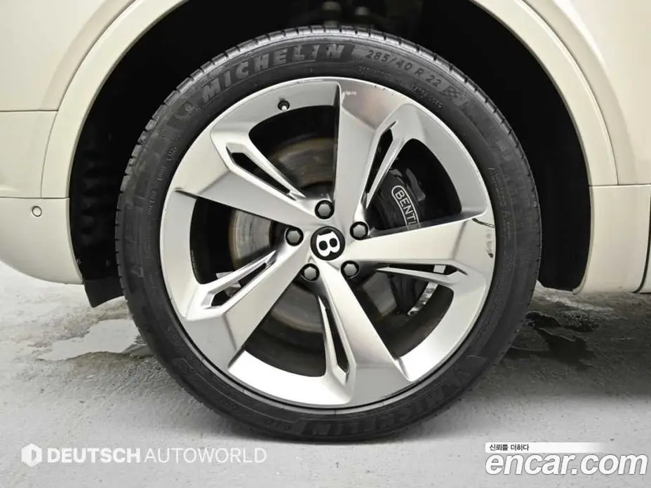 Bentley Bentayga 2018 6.0 автомат (гидро), фото 5 Bentley Bentayga 2018 6.0 автомат (гидро), фото 5