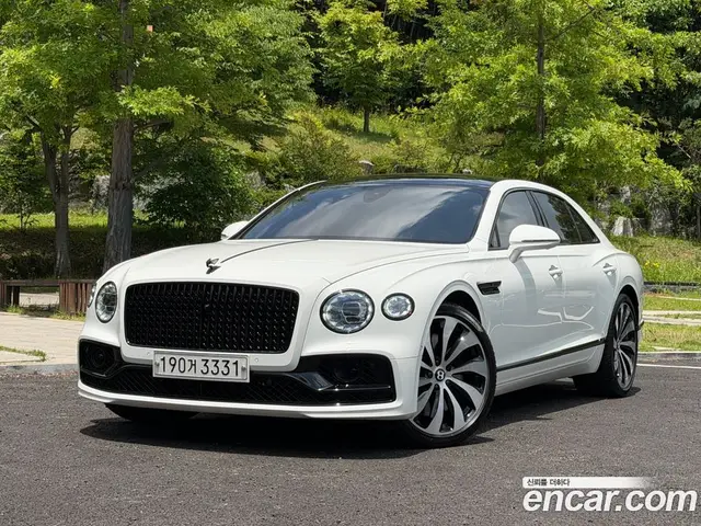 Bentley Flying Spur, 2023, 22 200 км