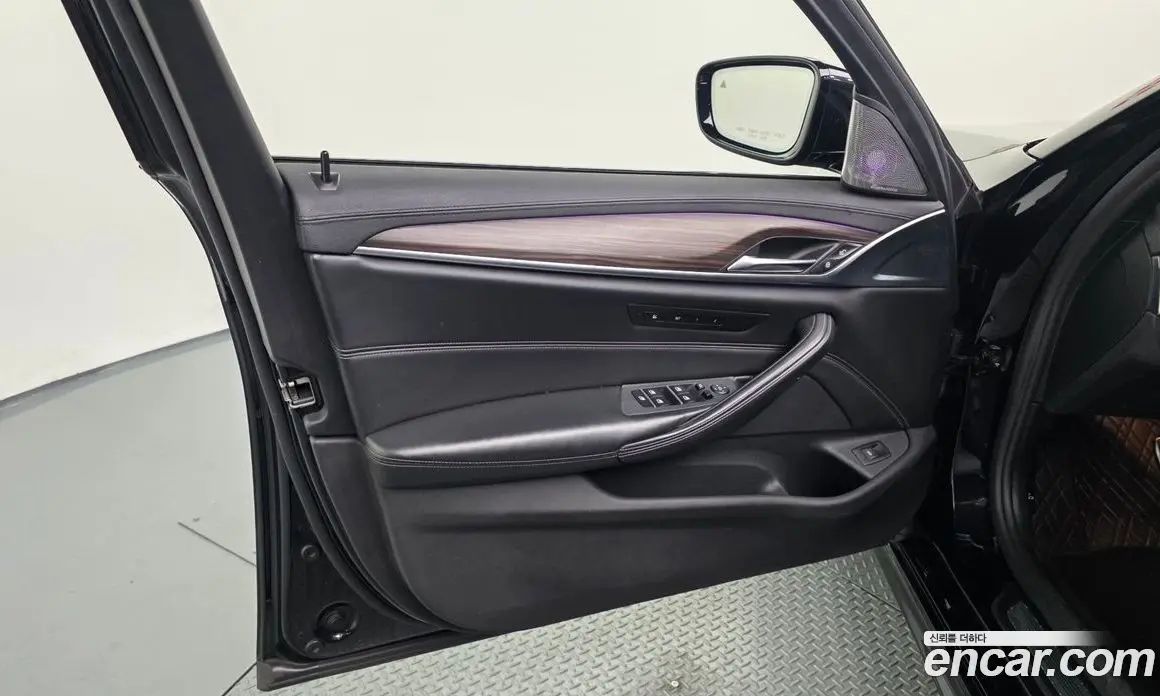 BMW 5 серия 2017 2.0 автомат (гидро), фото 14