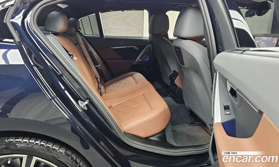 BMW 5 серия 2024 2.0 автомат (гидро), фото 17