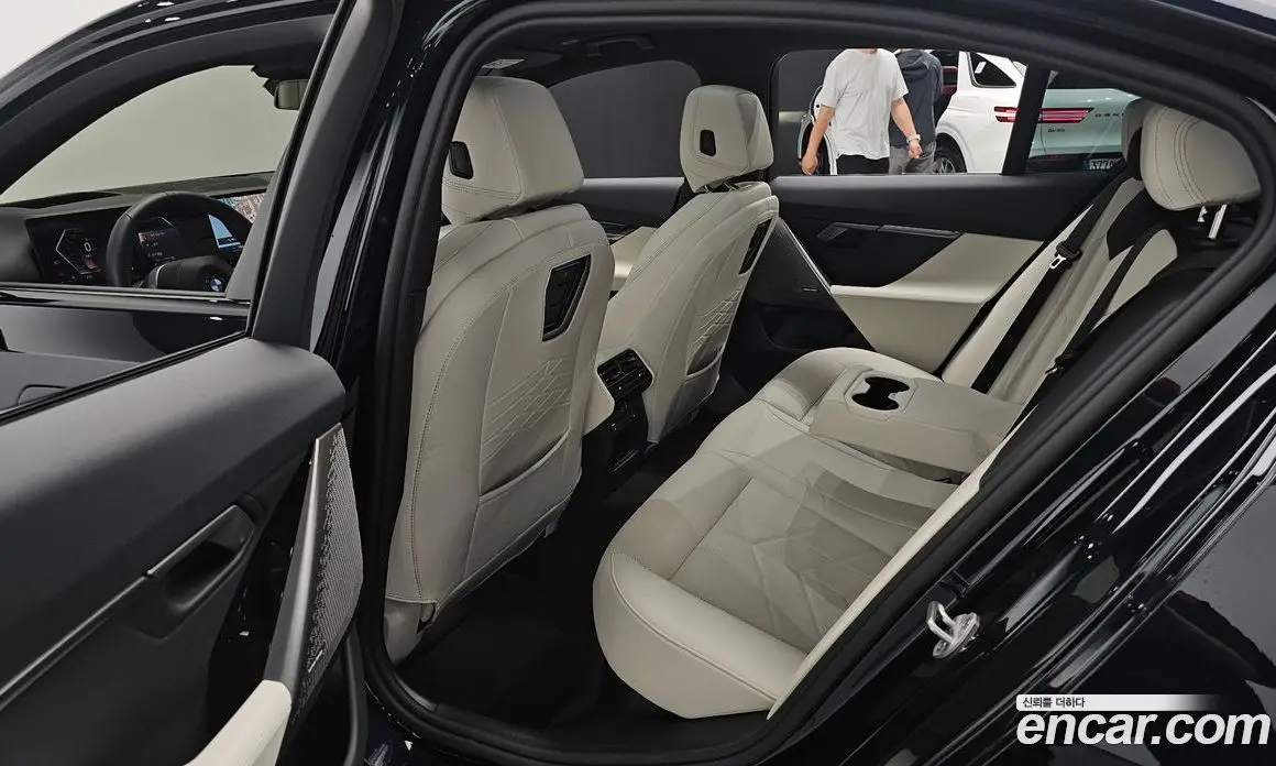 BMW 5 серия 2025 2.0 автомат (гидро), фото 18 BMW 5 серия 2025 2.0 автомат (гидро), фото 18