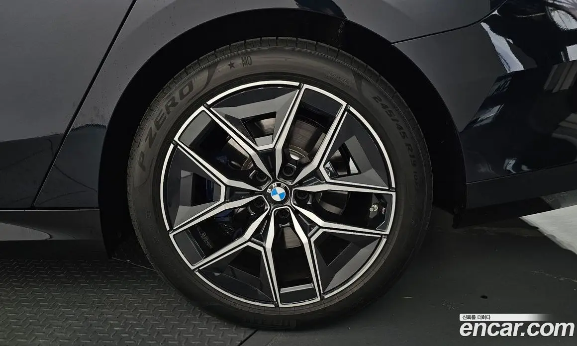 BMW 5 серия 2025 2.0 автомат (гидро), фото 7 BMW 5 серия 2025 2.0 автомат (гидро), фото 7