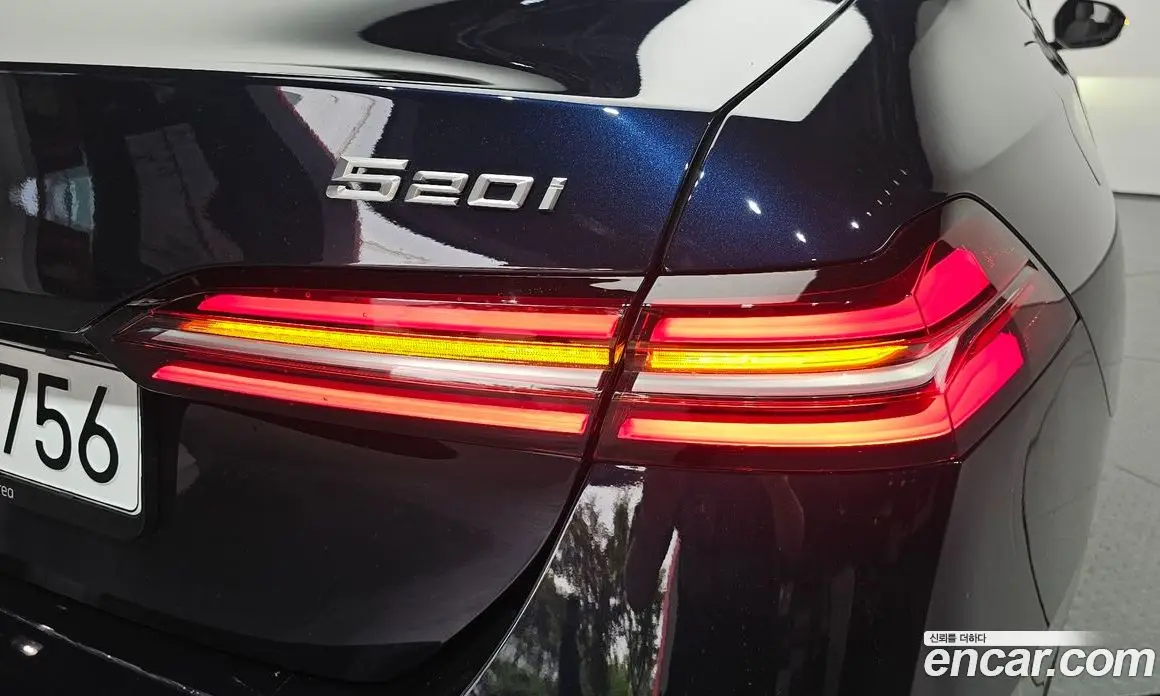 BMW 5 серия 2025 2.0 автомат (гидро), фото 9 BMW 5 серия 2025 2.0 автомат (гидро), фото 9