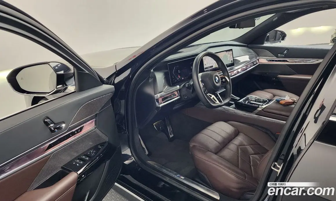BMW 7 серия 2023 3.0 автомат (гидро), фото 13