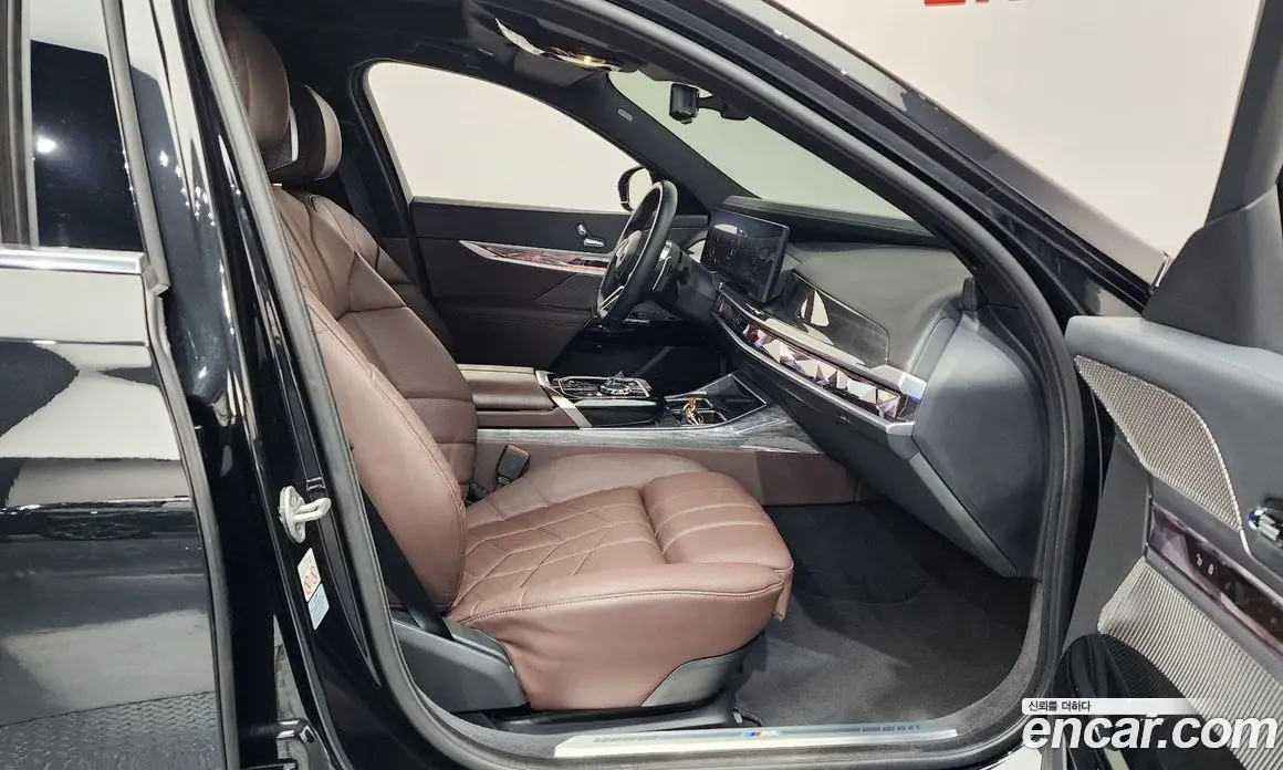 BMW 7 серия 2023 3.0 автомат (гидро), фото 16