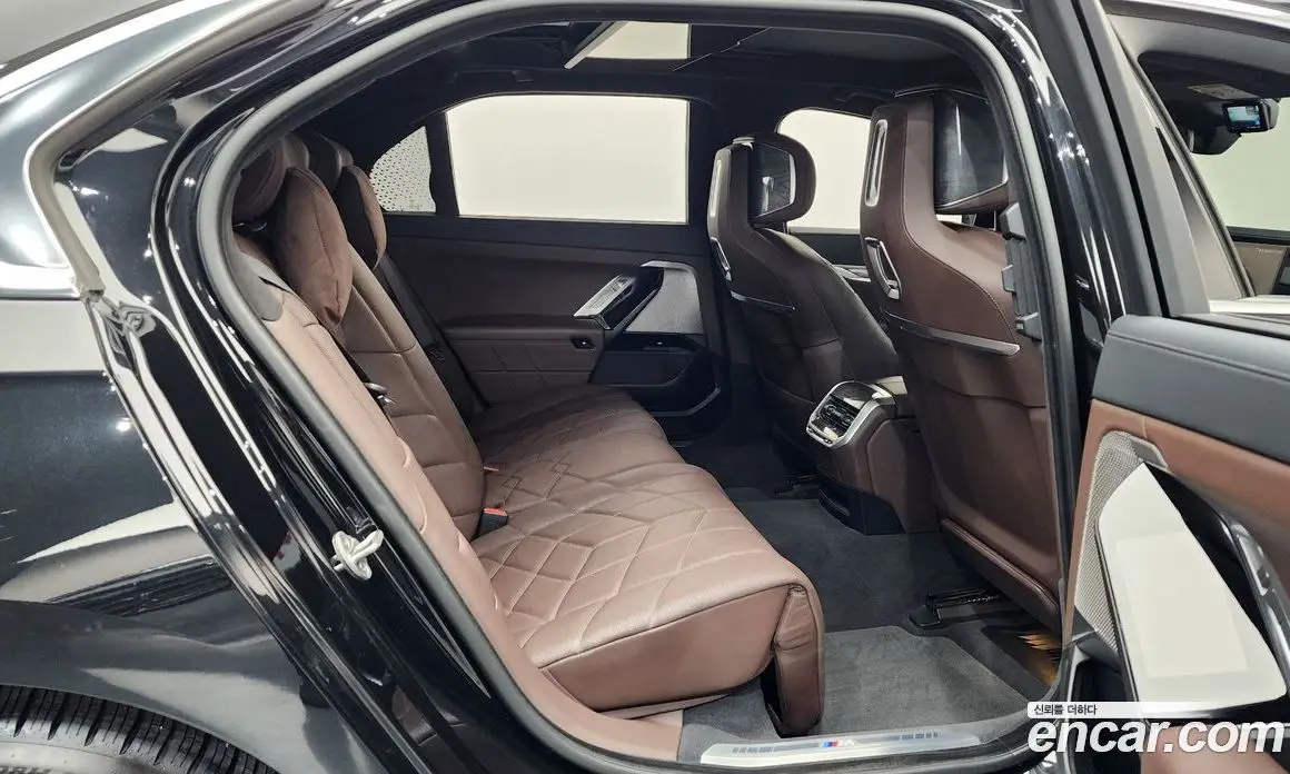 BMW 7 серия 2023 3.0 автомат (гидро), фото 17