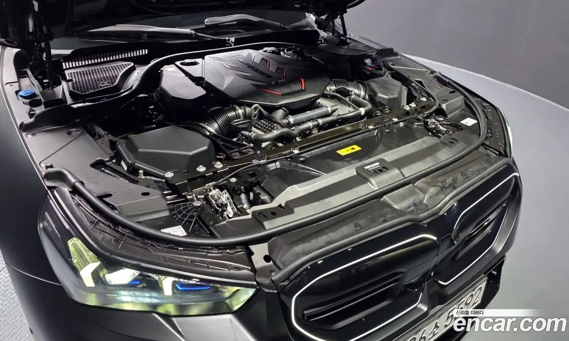 BMW M5 2025 4.4 автомат (гидро), фото 6