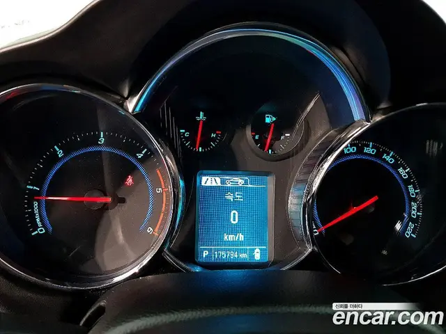Chevrolet Cruze 2012 2.0 автомат (гидро), миниатюра 7