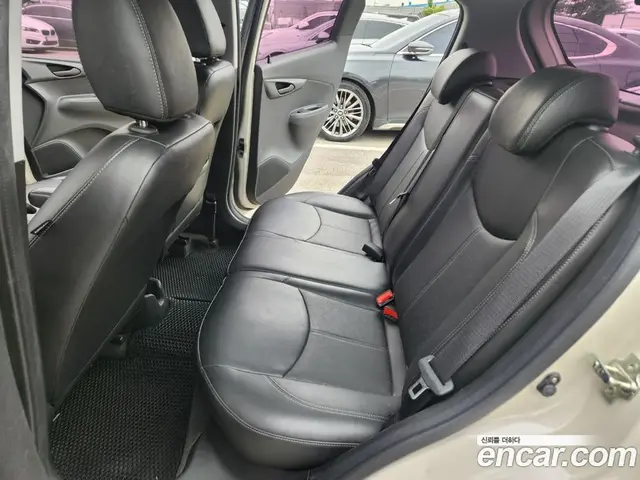 Chevrolet Spark 2015 1.0 автомат (гидро), миниатюра 9