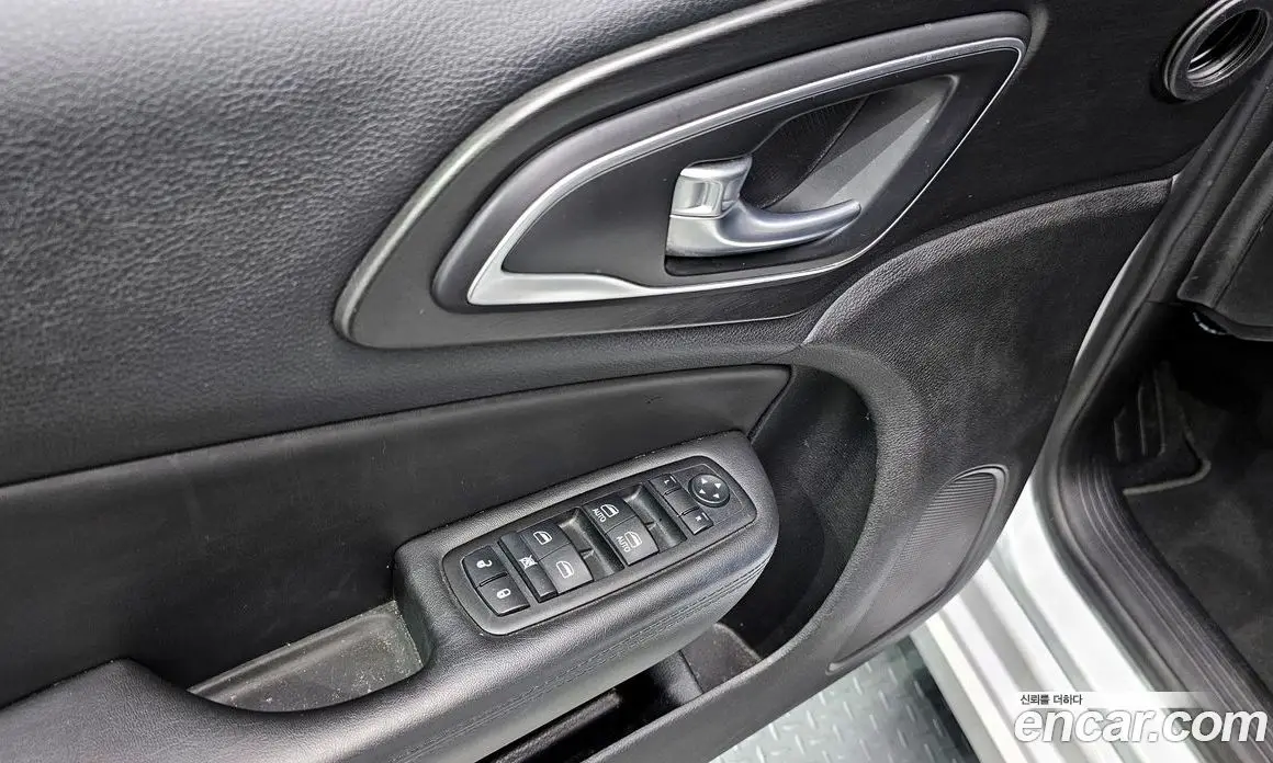 Chrysler 200 2015 2.4 автомат (гидро), фото 18 Chrysler 200 2015 2.4 автомат (гидро), фото 18