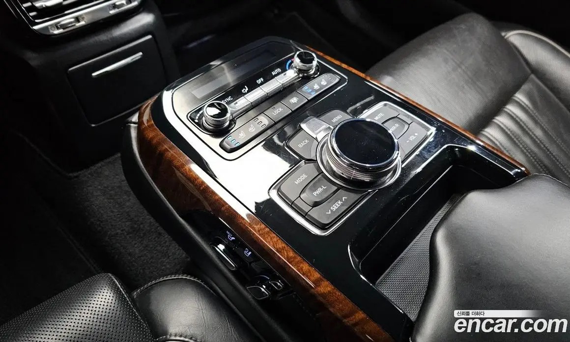 Genesis EQ900 2017 3.8 автомат (гидро), фото 18 Genesis EQ900 2017 3.8 автомат (гидро), фото 18