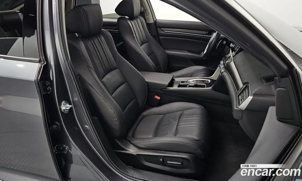 Honda Accord 2021 2.0 автомат (гидро), фото 16