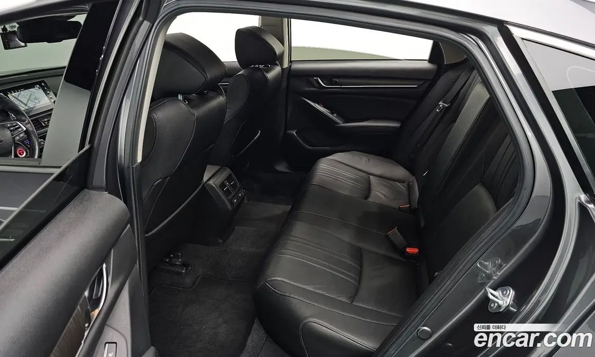 Honda Accord 2021 2.0 автомат (гидро), фото 18