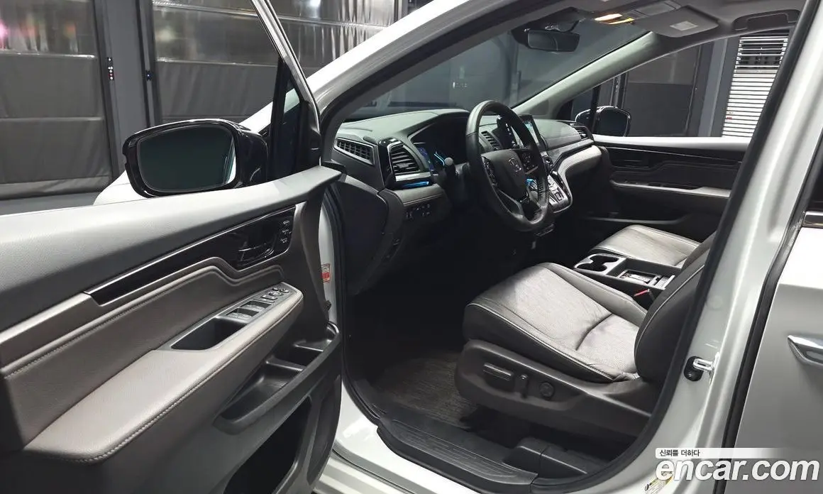 Honda Odyssey 2023 3.5 автомат (гидро), фото 13