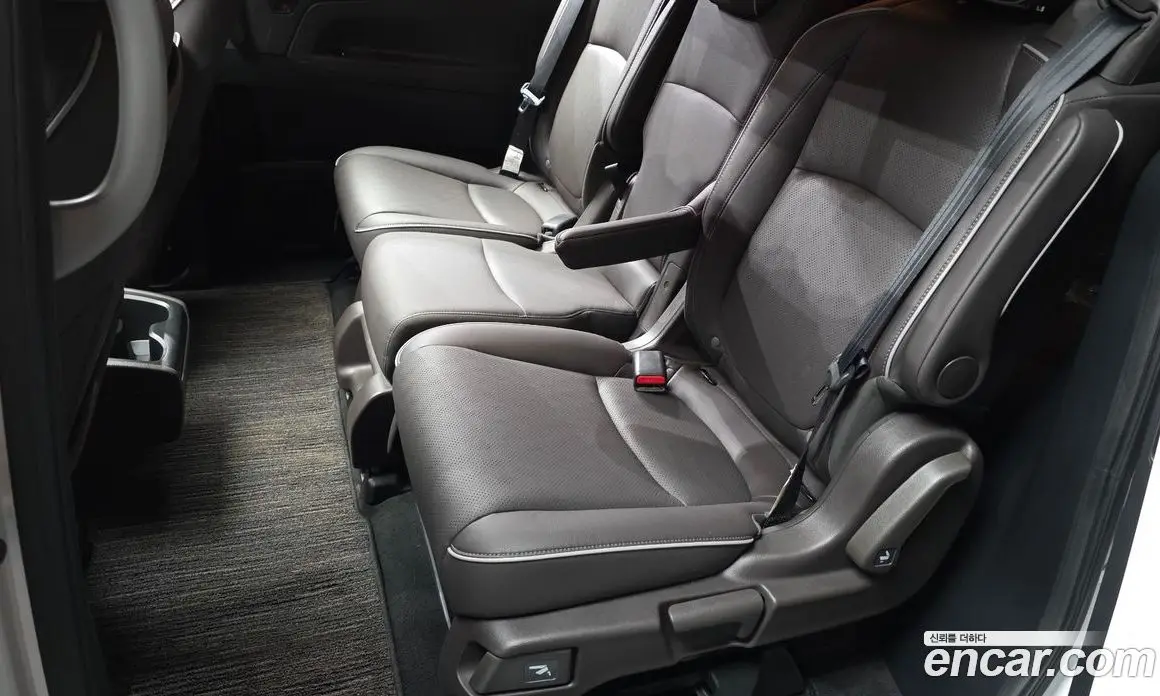 Honda Odyssey 2023 3.5 автомат (гидро), фото 16