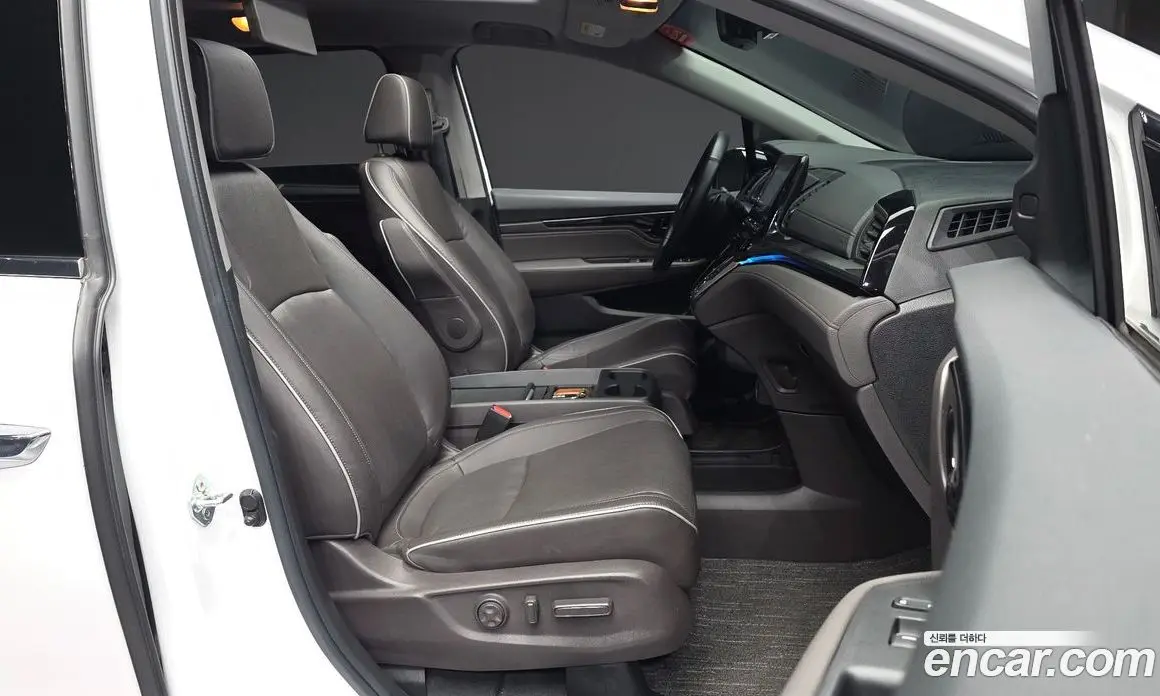 Honda Odyssey 2023 3.5 автомат (гидро), фото 17