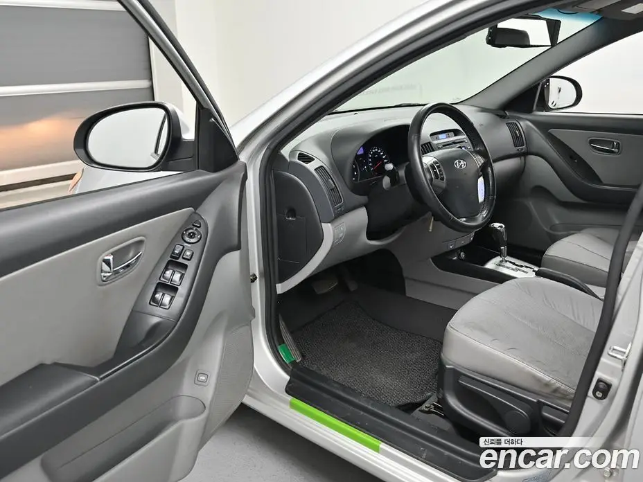 Hyundai Avante 2010 1.6 автомат (гидро), фото 11